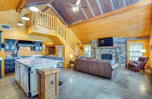 Alba Cabin | Angler's Cabin: Direct Lake Fork Access, By Marina