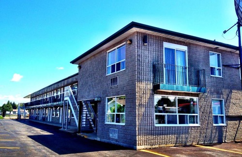 Angus Hotel | Angus Inn Motel
