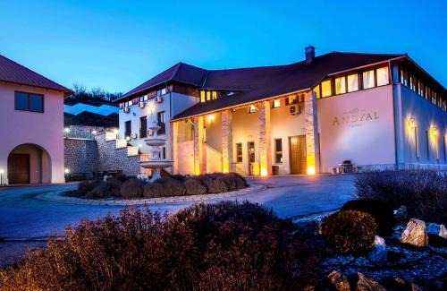 Ratka Bed & Breakfast | Angyal Borászat és Panzió