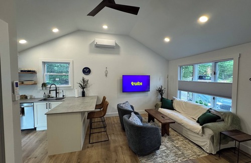 Sterling Forest House | Ann Creek: Charming 2 BR fully renovated house at Greenwood Lake. Dog friendly.