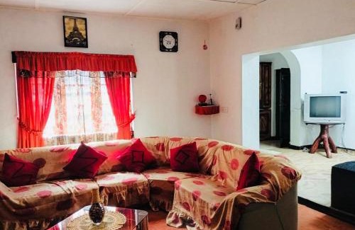 Nuwara Eliya House | ANN FIELD BUNGALOW Home Stay