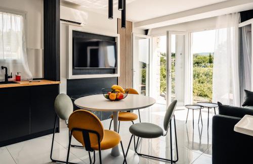 Goudargues Apartment | ANNA : vue sur les vignes, spa exterieur, sans vis-a-vis