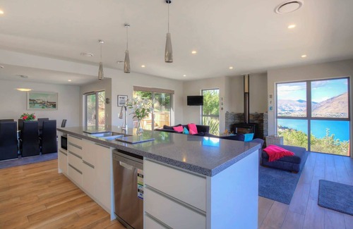 Queenstown House | Annes View Summary: K