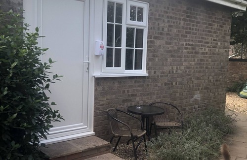 Mildenhall House | Annexe II 15 mins walk from Mildenhall Centre