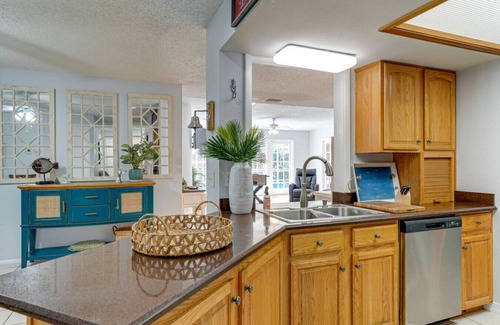 West Bradenton House | Annie`s Poolside Paradise! Short stays available!