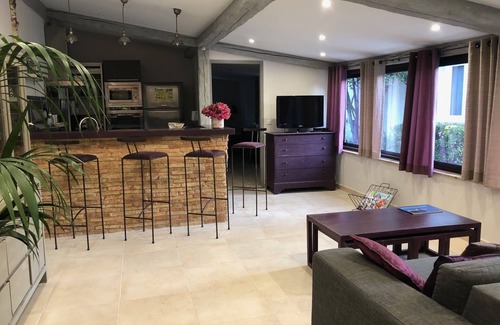 Plaine de la Brague House | Antibes : Maisonnette with private terrace and shared swimming pool, close to the beach