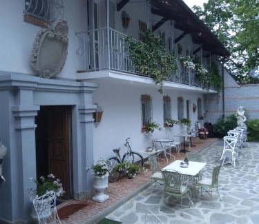 Centallo House | ANTICA VILLA CUNEO- Guest House - "B&B e non un Hotel a Cuneo"