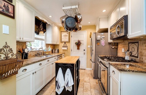Kettering House | Antique Charm | Cozy 2BR Retreat w/Private Patio