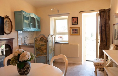 Ottiglio Apartment | Antique Treasures Suite