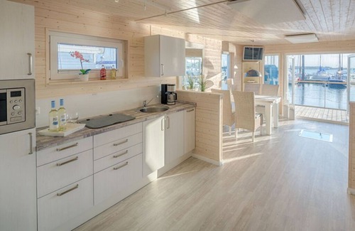 Burgstaaken Boat Rental | Antje Frieda Comfortable holiday residence