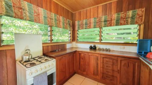 Aore Island House | Aore Hibiscus Retreat