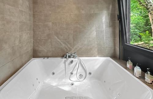 West Laroch Ski Chalet | Aos Sí - Wellness - Jacuzzi - Lodges