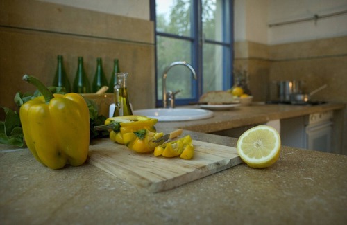 Collesanto Apartment | Apartment La Grapo with pool in Villa La Rogaia, Umbria, LagoTrasimeno