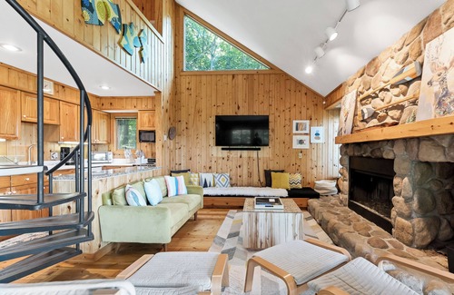 Shelby House | Apache Lake House - Lake Michigan Views - Nature Sanctuary