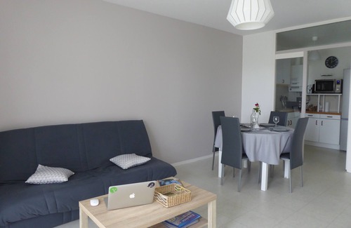 Larmor-Plage Apartment | Apart. 2/4 pers. very quiet 200m beaches & shops