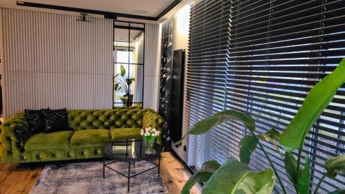 Kielce Apartment | Apartament Dark Prestige NEW ! - dostęp 24h, PROJEKTOR , garaż podziemny , klimatyzacja , duży taras