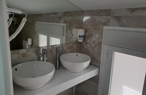 Carboneras de Guadazaon Apartment | Apartamentos Hostal Cabañas