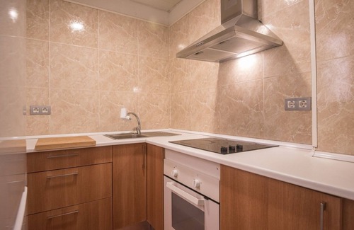 Sant Adria de Besos Apartment | Apartamento Entero con 2 Habitaciones. 15min al Centro en Tren