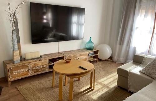 Santa Coloma de Farners Apartment | Apartamento céntrico, climatizado y totalmente equipado de 3 habitaciones para 6-7 personas
