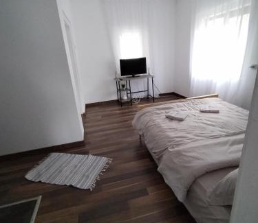 Pojorita House | Apartament la casa pe Transrarau