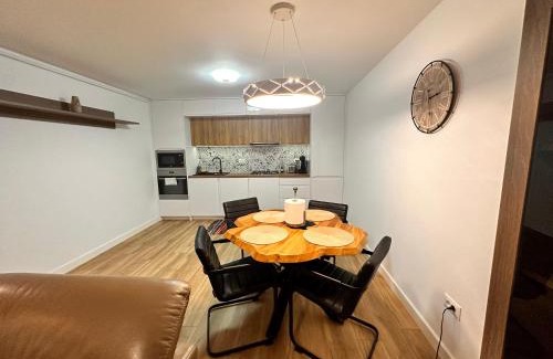 Suceava County Apartment | Apartament modern in Vila, cu curte proprie la 2km de centrul Sucevei