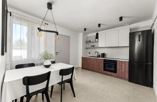 Podgorze Duchackie Apartment | Apartament Przewiewna w Krakowie - 6 osobowy, 3 sypialnie, duża kuchnia i łazienka, parking