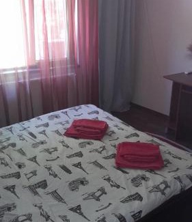 Slanic-Moldova Apartment | Apartament Red & Yellow