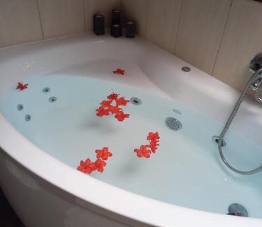 Sucha Beskidzka Apartment | apartament simonka z jacuzzi zawoja