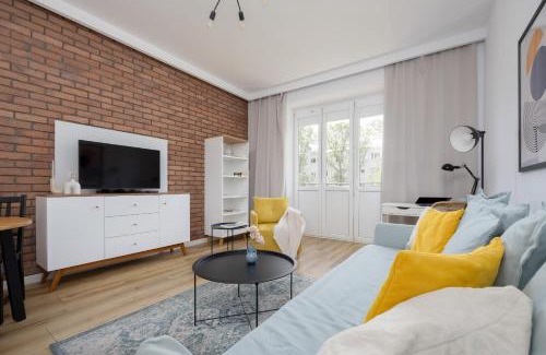 Zoliborz Apartment | Apartament z 1 Sypialnią Balkonem w pobliżu stacji metra by Noclegi Renters