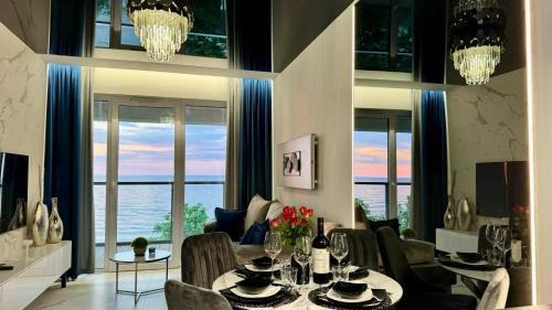 Ustronie Morskie Apartment | Apartament z widokiem na morze- USTRONIE APARTMENTS Nadmorski Luksus Apartamenty