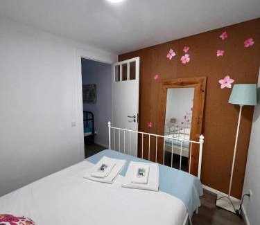 Paco De Arcos Apartment | Apartamento com pátio em frente praia