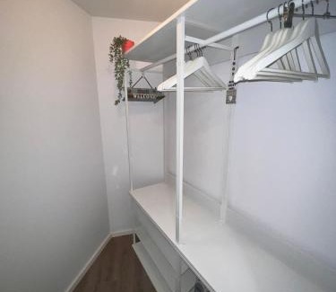 Paco De Arcos Apartment | Apartamento com pátio em frente praia