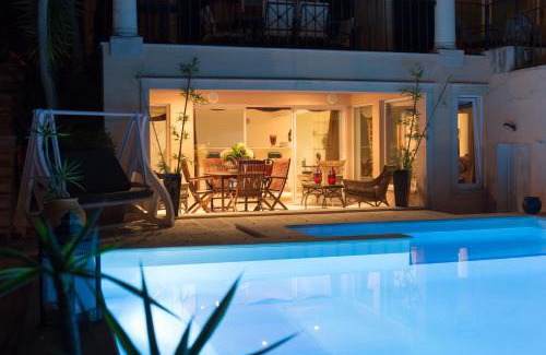 Linda-a-Velha Apartment | Apartamento com Piscina
