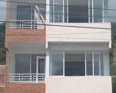 Roldanillo Apartment | Apartamento Edificio Blanco-White Building