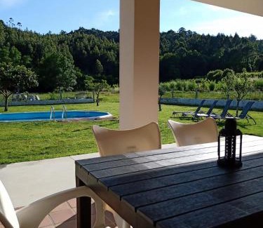 Meis Apartment | Apartamento en bloque vivienda con piscina y barbacoa a 15 min de la playa