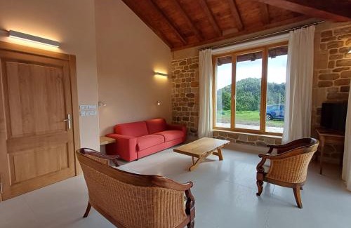 Ea Apartment | Apartamento en casa de campo Villa Haritza con vistas al mar