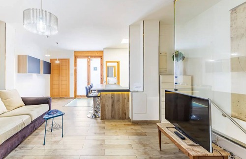 Alcala de Henares Apartment | Apartamento de Lujo con 2 Plantas y Garaje Incluido