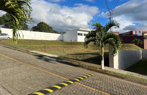Puente de Piedra Apartment | Apartamento Los Olivos