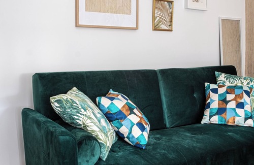 Coslada Apartment | Apartamento Totalmente Reformado y Renovado, Cerca del Aeropuerto, y de Ifema,
