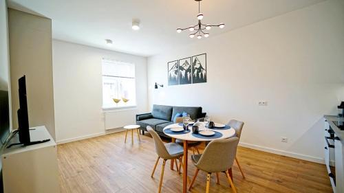 Kowary Apartment | Apartamenty EverySky Kowary, Blue z windą