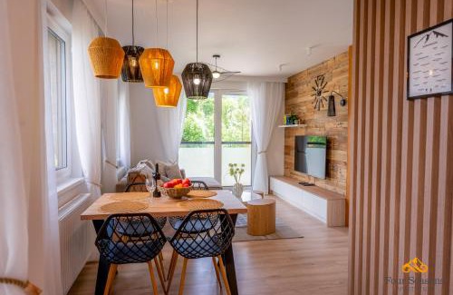 Bierutowice Apartment | Apartamenty z tarasem blisko stoku by Four Seasons