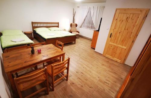 Drnholec Apartment | Apartmán na Náměstí 55