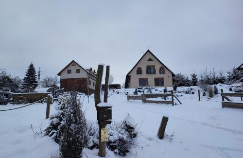 Cerveny Kostelec House | Apartmán na statku Červený Kostelec