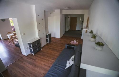 Jinacovice Apartment | Apartmán U Mravence