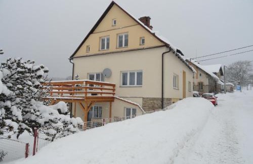 Ponikla Apartment | Apartmán Woodcock