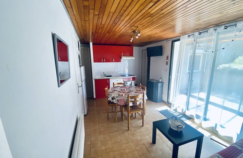 Saint-Pierre-dels-Forcats Apartment | APARTMENT FOR 4 PEOPLE LOWER CHALET GARDEN FENCE BARBECUE PLACE QUIET