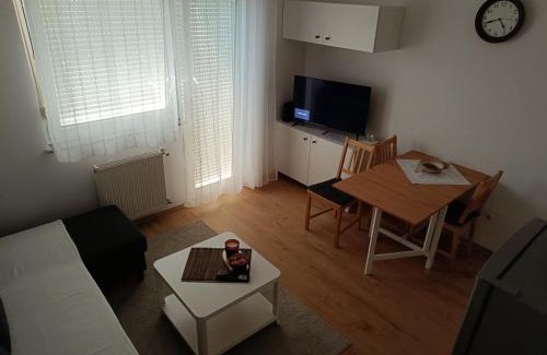 Sesvete Apartment | Apartman H