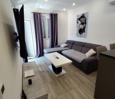 Topla Apartment | Apartman Lidija