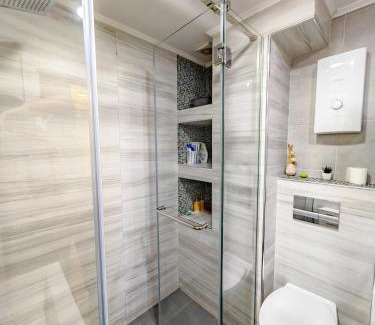 Gospostina Apartment | Apartman Petar-Spacious Friendly Stay in the Heart of Budva