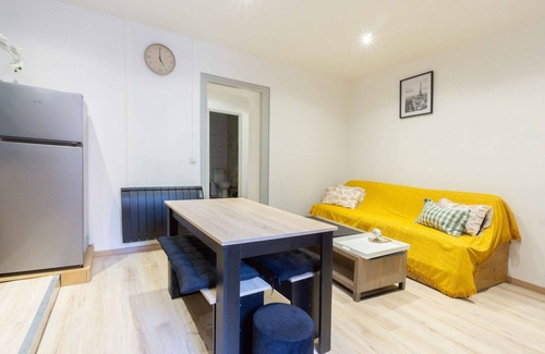 Saint-Jean-de-Maurienne Apartment | Apartment "Saint Antoine En Montagne" with Private Terrace & Wi-Fi